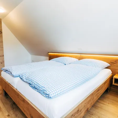 Hof Koehne - Haus Im Glueck Links *