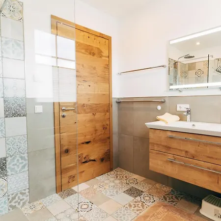 Hof Koehne - Haus Im Glueck Links